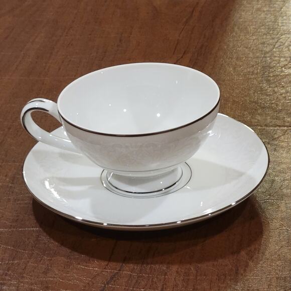 Vintage Mikasa Fine China BRIDAL VEIL Cup Saucer Retired Narumi Japan - Picture 2 of 11